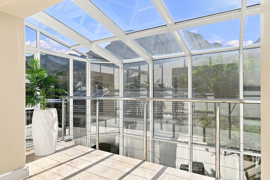 6 Bedroom Property for Sale in Newlands Western Cape